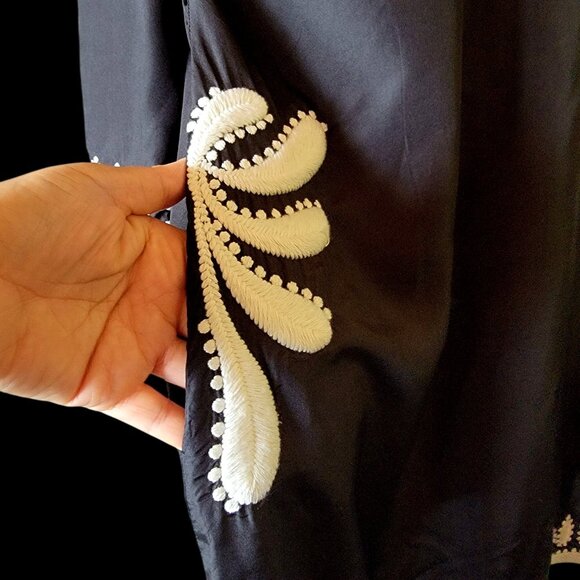 Silk Black & White Embroidered Tunic Dress With 3/4 Sleeves Size XL - Picture 5 of 13
